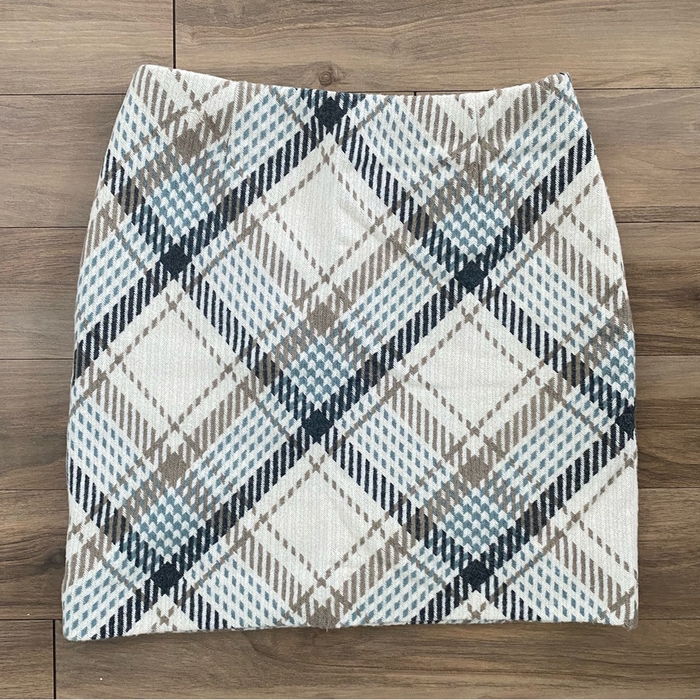 Patterned mini skirt, size 2